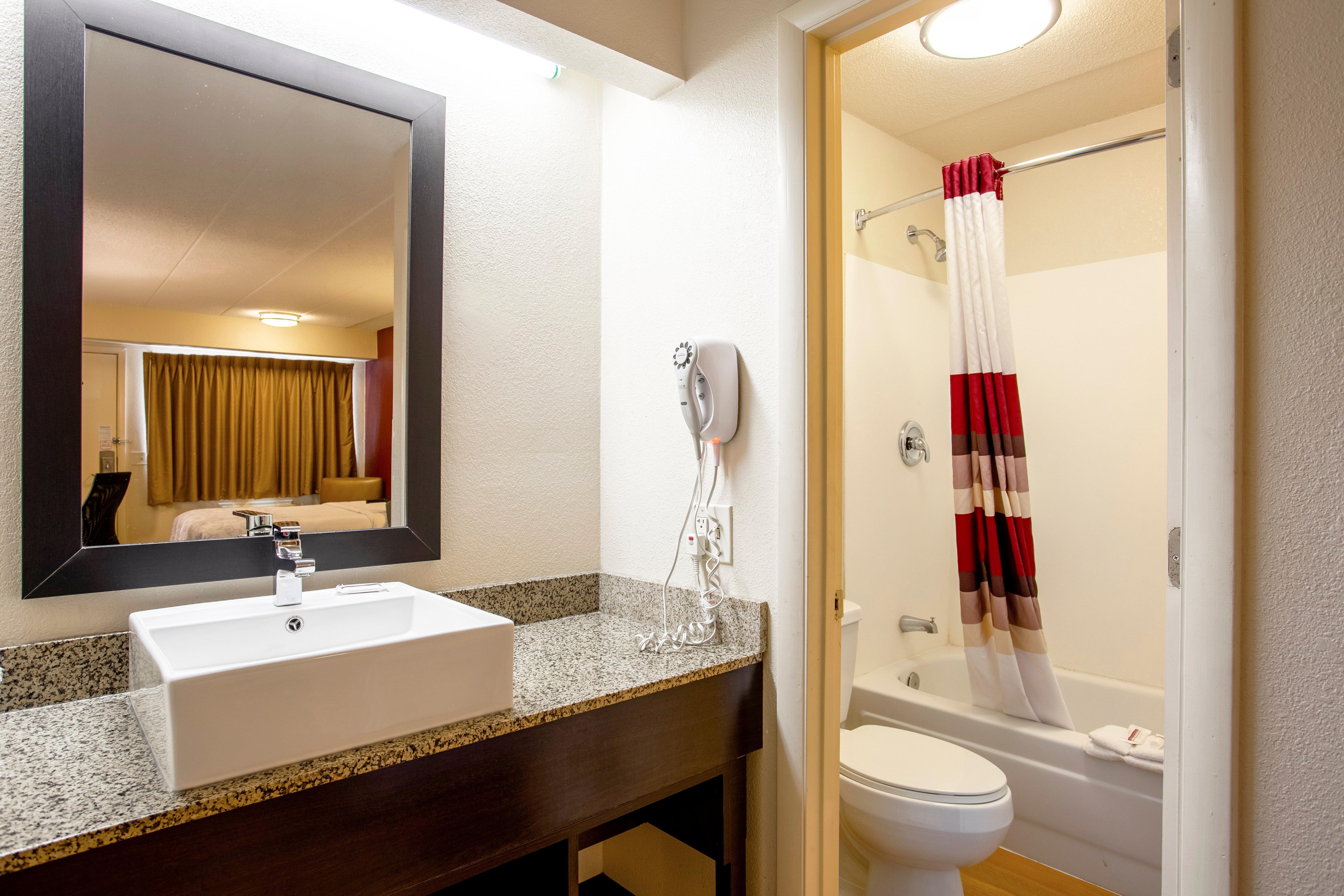 Red Roof Inn Plus+ West Springfield Εξωτερικό φωτογραφία